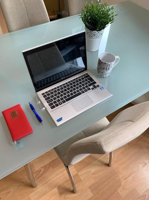 Perfectly Located City Centre Studio Apartment - West One With Free Wifi, Gym Access, Netflix Sheffield Extérieur photo