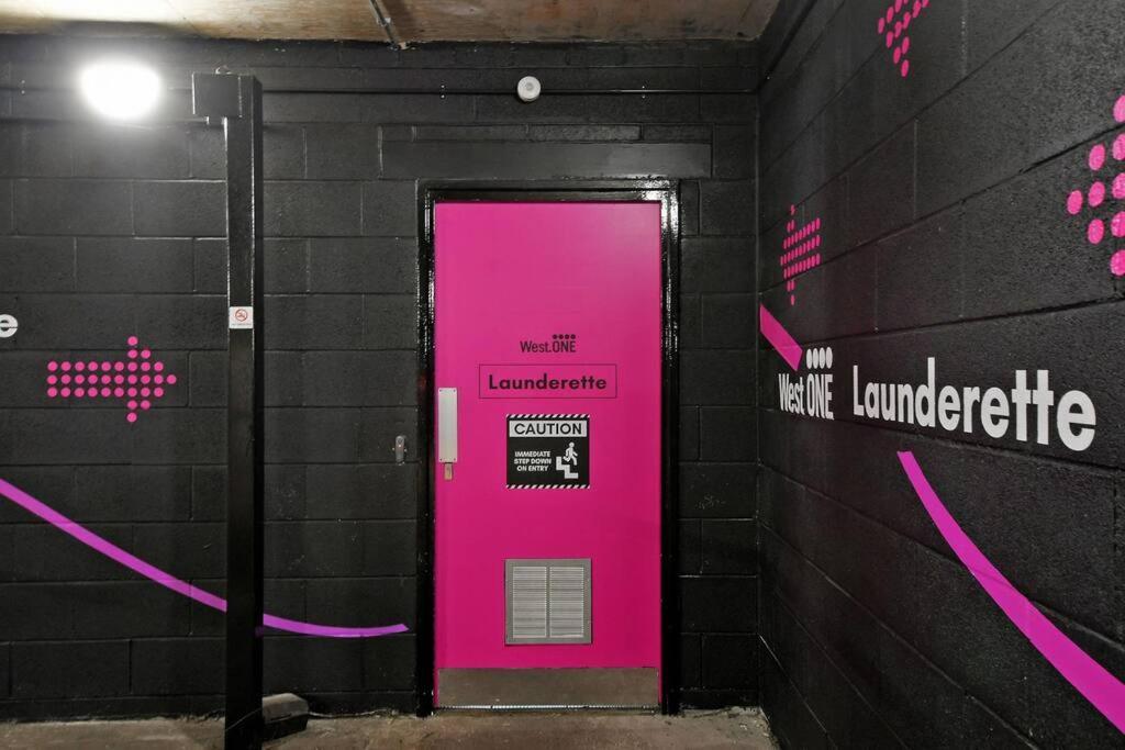 Perfectly Located City Centre Studio Apartment - West One With Free Wifi, Gym Access, Netflix Sheffield Extérieur photo